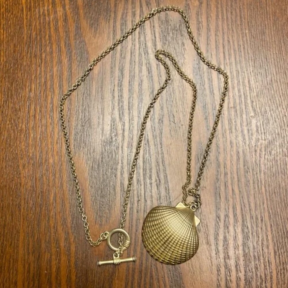 Gold Shell Pendant Necklace